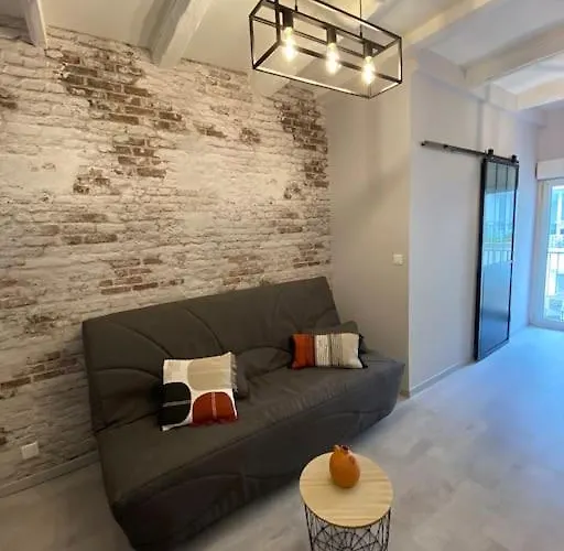 Apartment Industriel Proche Gare Sete